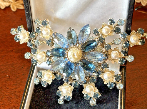 Vtg statement piece - "statement, piece"